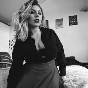 Claire Johnson OnlyFans photos and videos