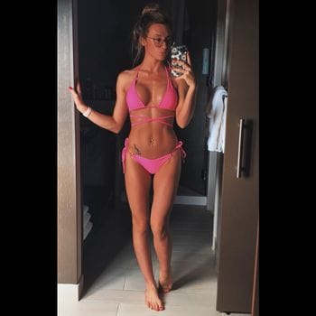 Holly Anne OnlyFans photos and videos