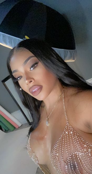 Miss5thave OnlyFans photos and videos