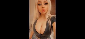 Viviana OnlyFans photos and videos