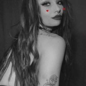 •       • OnlyFans photos and videos