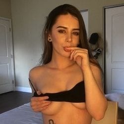 Renee OnlyFans photos and videos