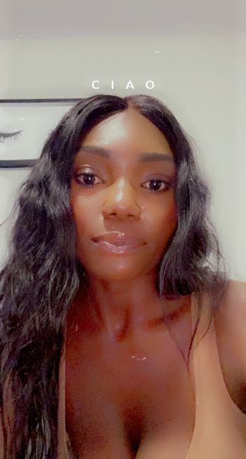 Coco OnlyFans photos and videos