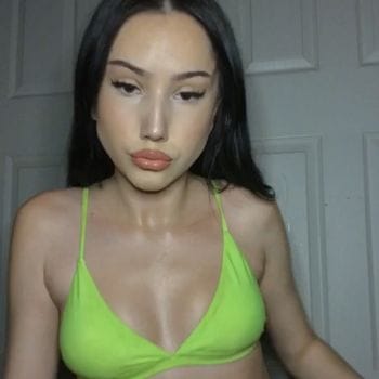 Nina OnlyFans photos and videos