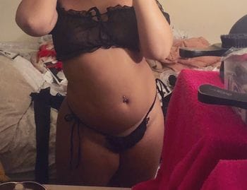 Kianna Top 4% OnlyFans photos and videos