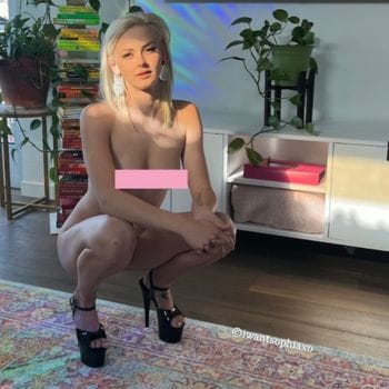 Sophia Roberts OnlyFans photos and videos