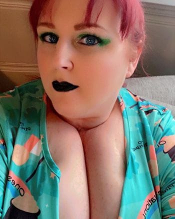 Sapphire OnlyFans photos and videos