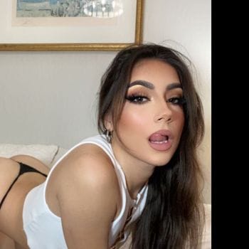 Alyssa OnlyFans photos and videos